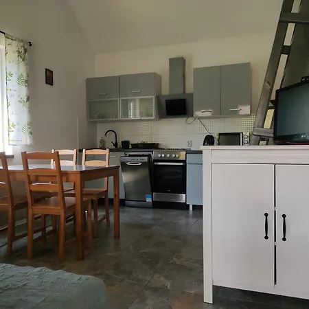 Sloneczna Polana Magdalenka بيت خشبي